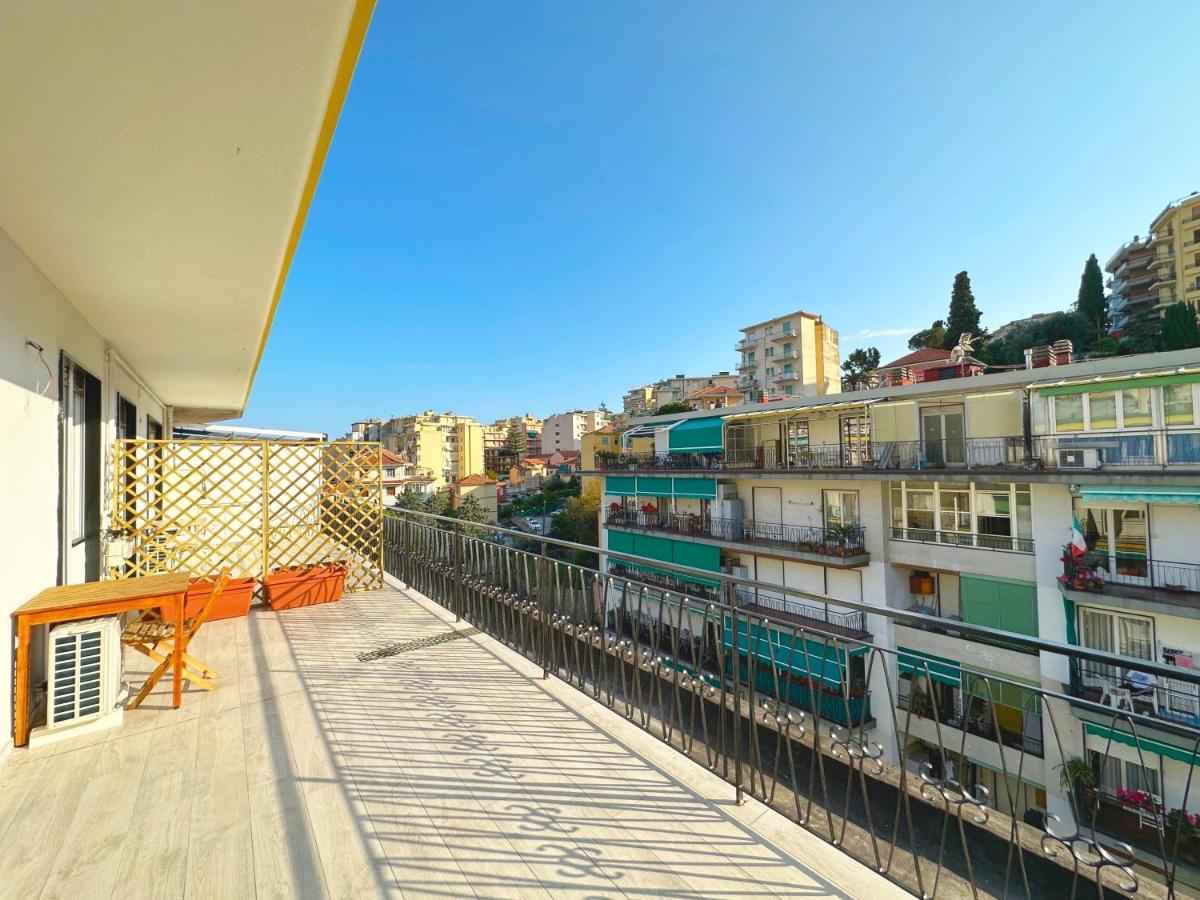 Wh - Cuore Home - Attico Monolocale Con Parcheggio Gratuito - 5 Minuti Dal Centro - Wifi San Remo Zewnętrze zdjęcie
